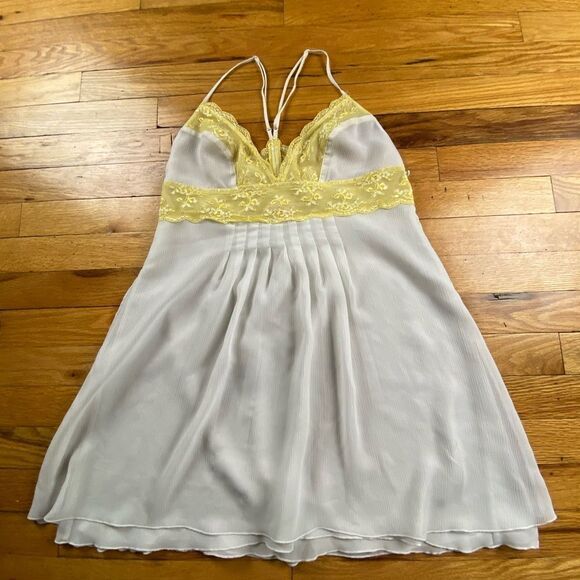 Victorias Secret 2007 White and Yellow Baby Doll Size M - Picture 2 of 8
